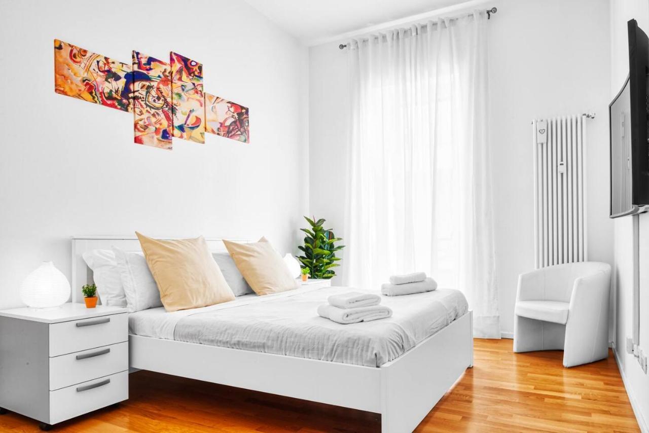 3 Bedrooms Apartment Мілан Екстер'єр фото