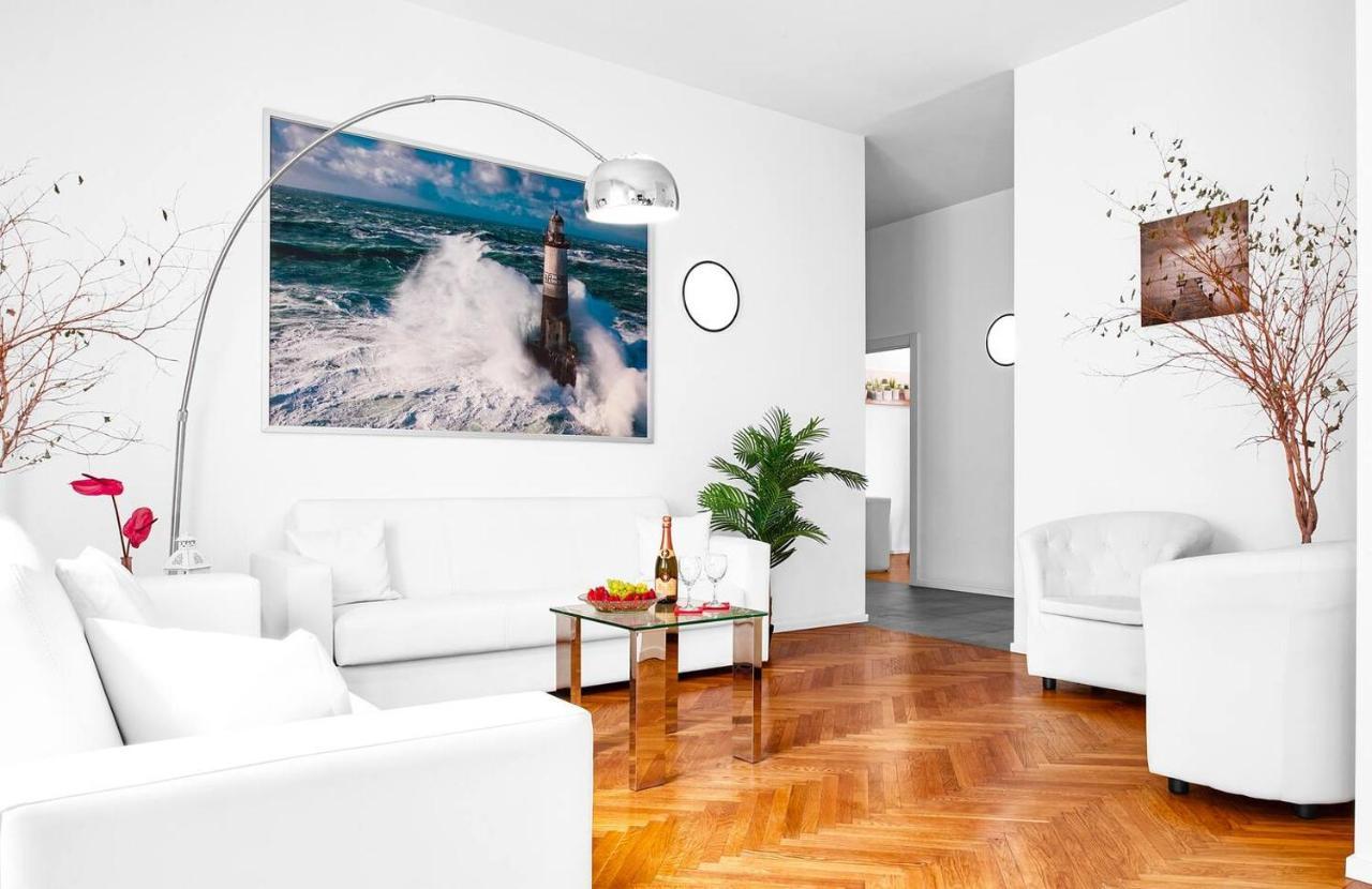 3 Bedrooms Apartment Мілан Екстер'єр фото